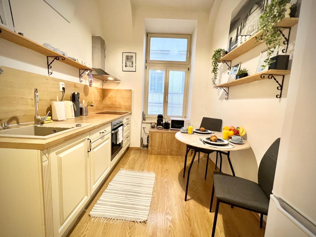 Elegant Apartment In Kosice Ngoại thất bức ảnh