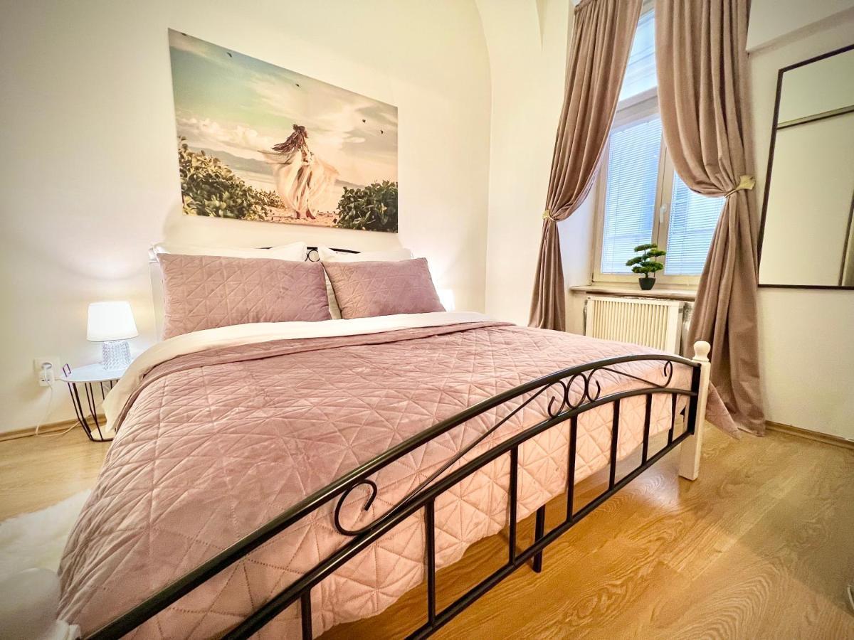 Elegant Apartment In Kosice Ngoại thất bức ảnh